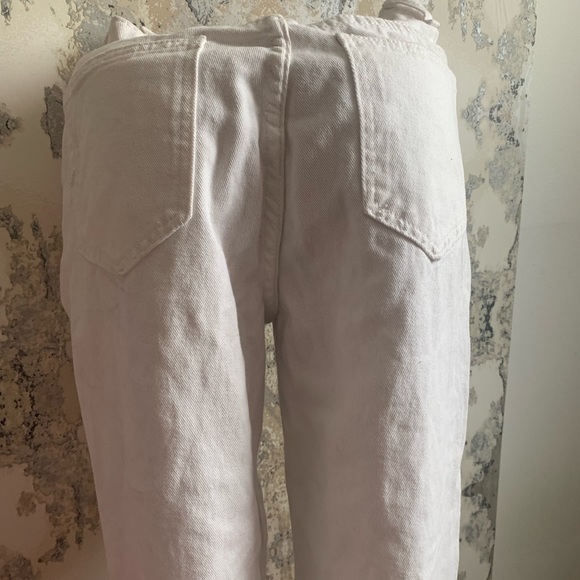 DISTRESSED HIGH WAISTED “MOM” JEANS - Picture 4 of 7